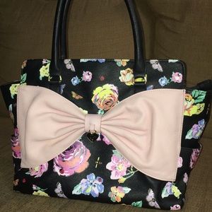 Floral Betsey Johnson BOW Satchel 💝